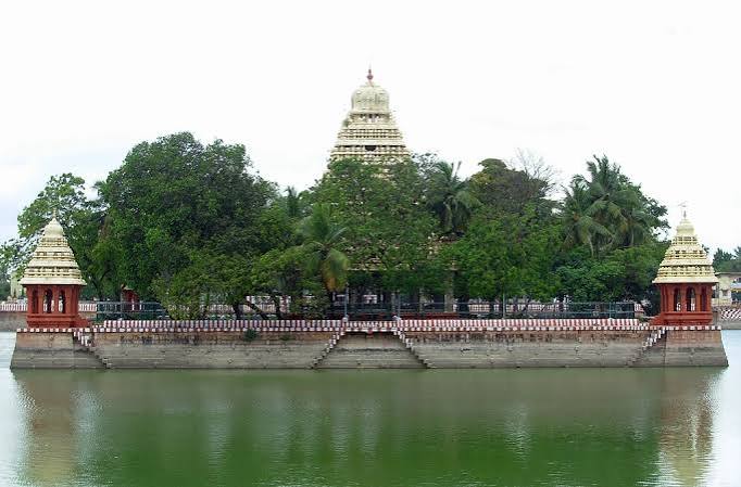 Vandiyur Mariamman Teppakulam Temple Tank