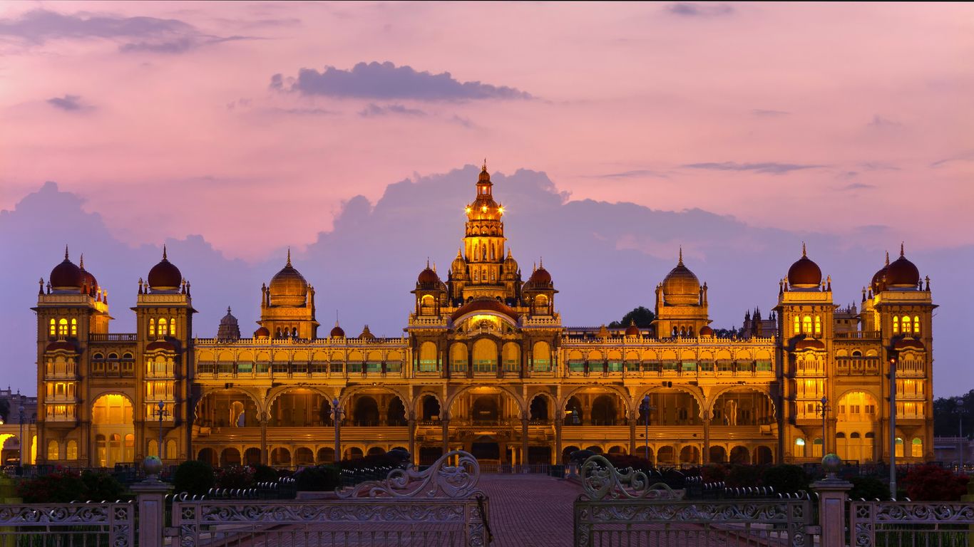 Mysore Royal Palace and Coorg coffee estates